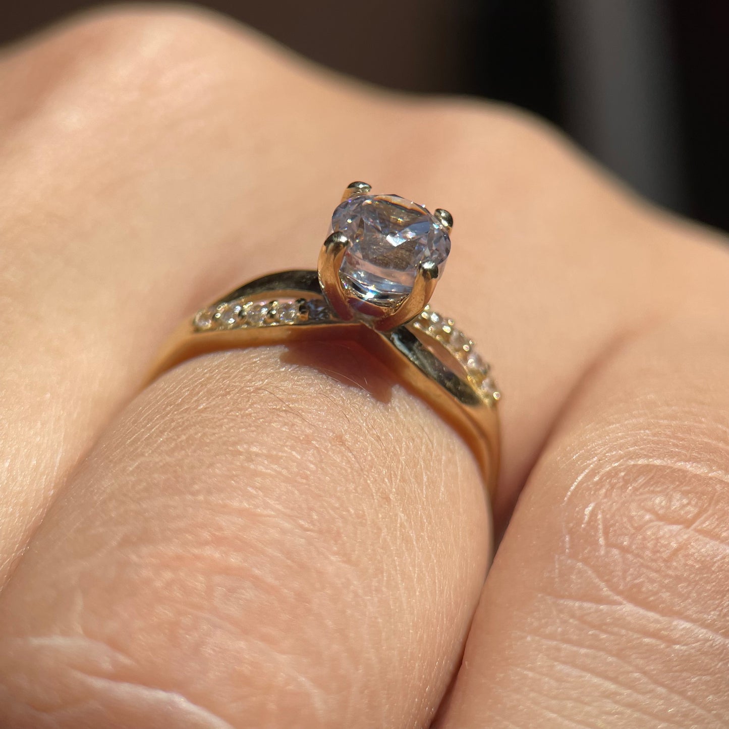 Anillo de compromiso en oro