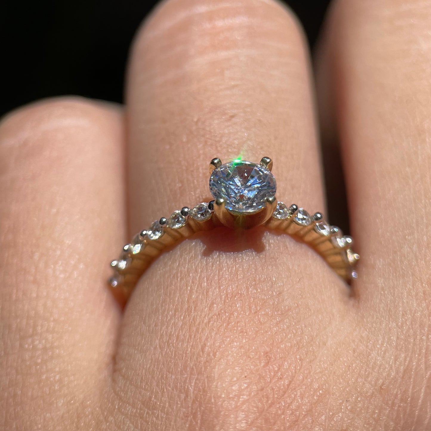 Anillo de compromiso en oro