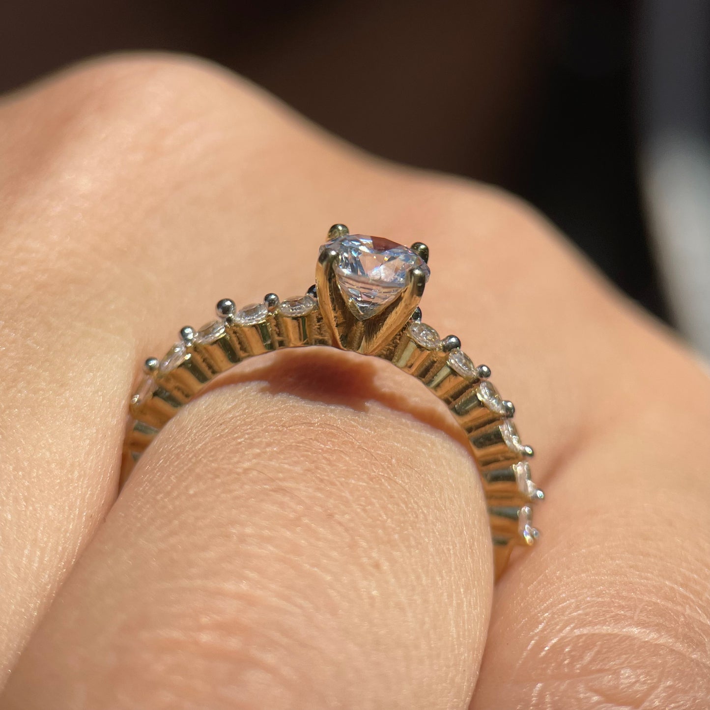 Anillo de compromiso en oro