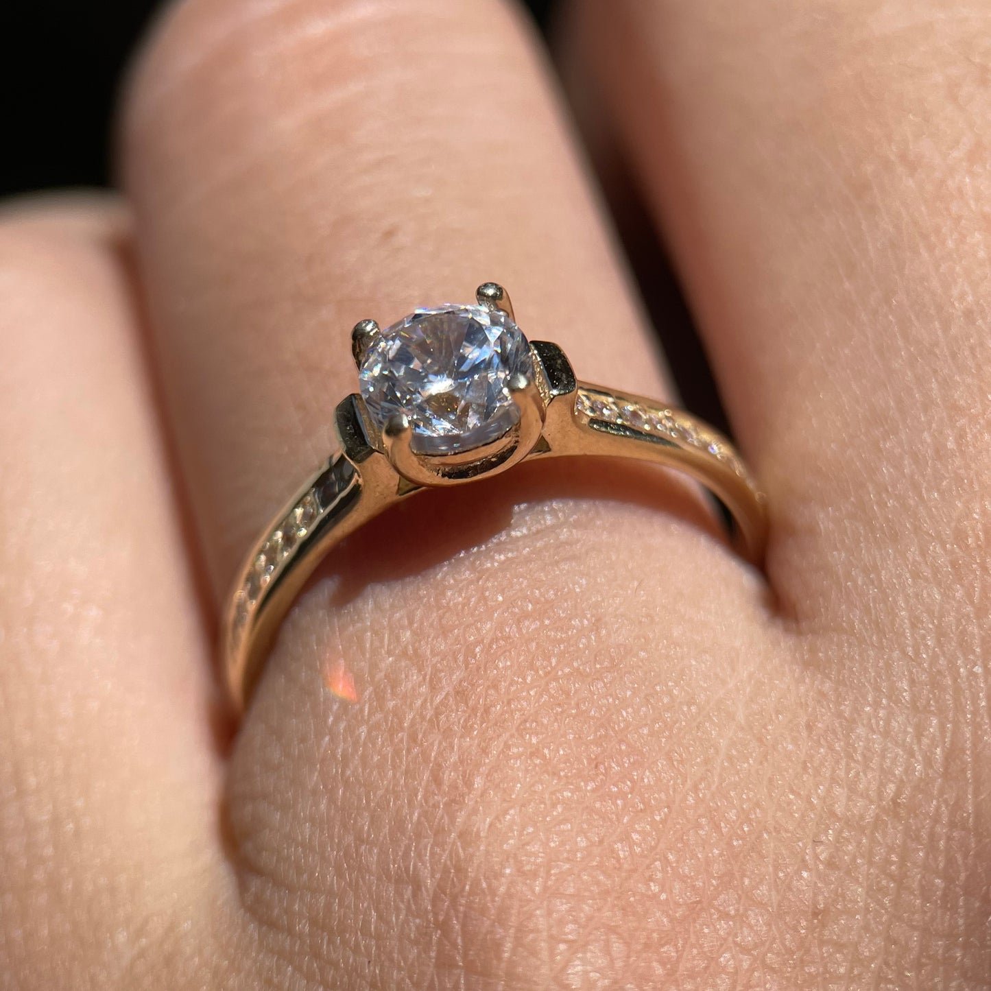 Anillo de compromiso en oro
