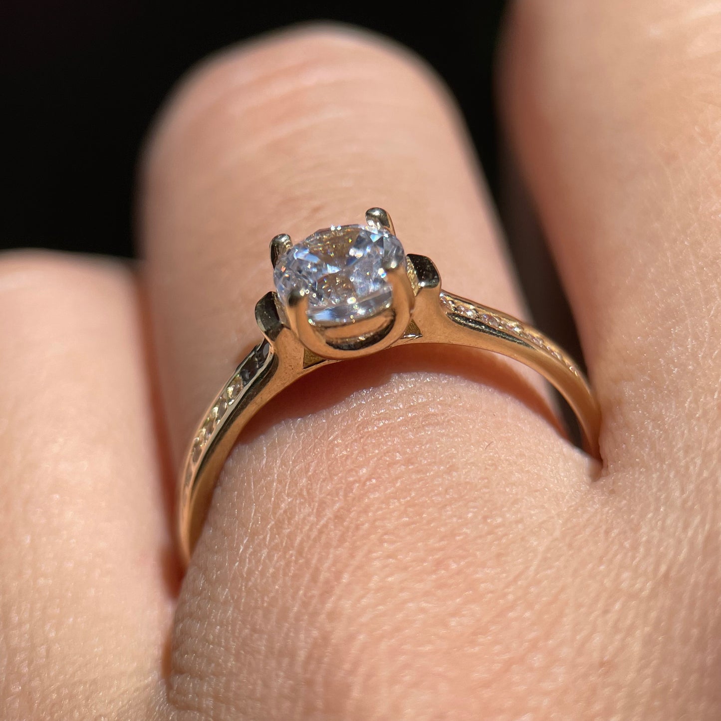 Anillo de compromiso en oro