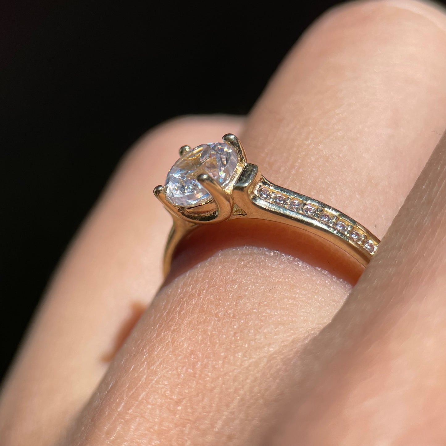 Anillo de compromiso en oro