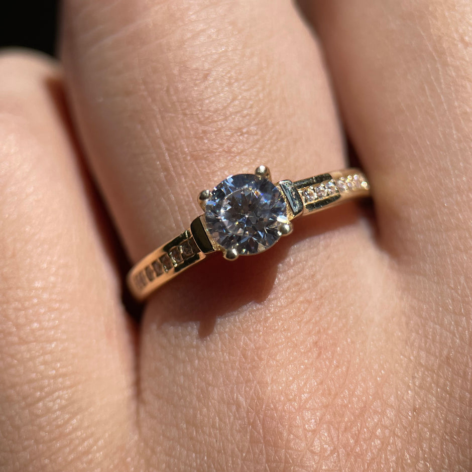 Anillo de compromiso en oro