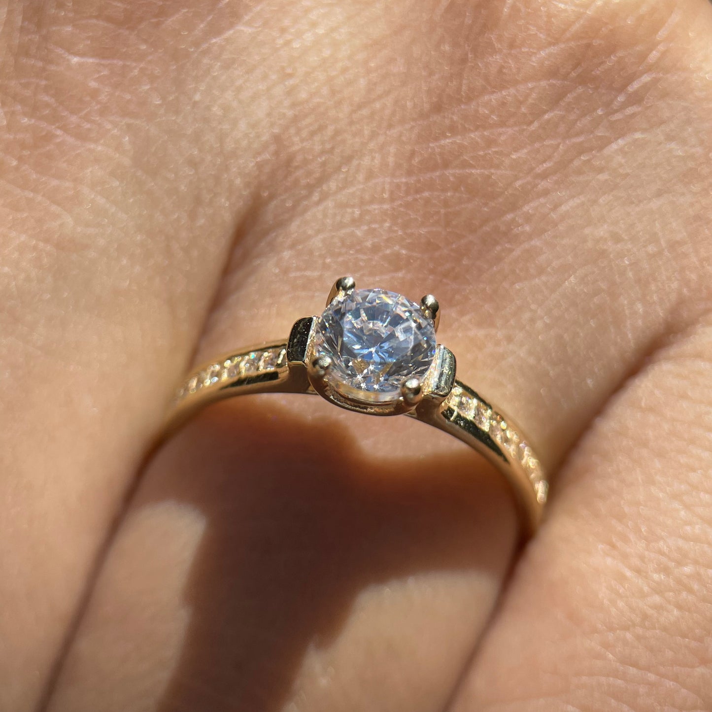 Anillo de compromiso en oro