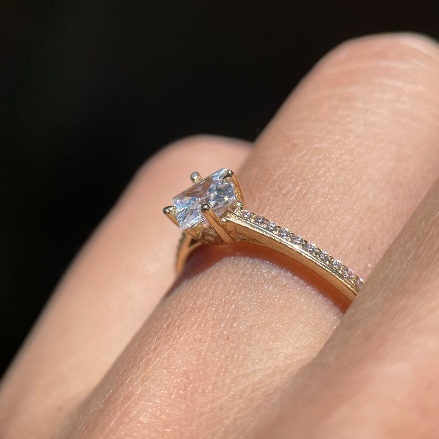 Anillo de compromiso en oro