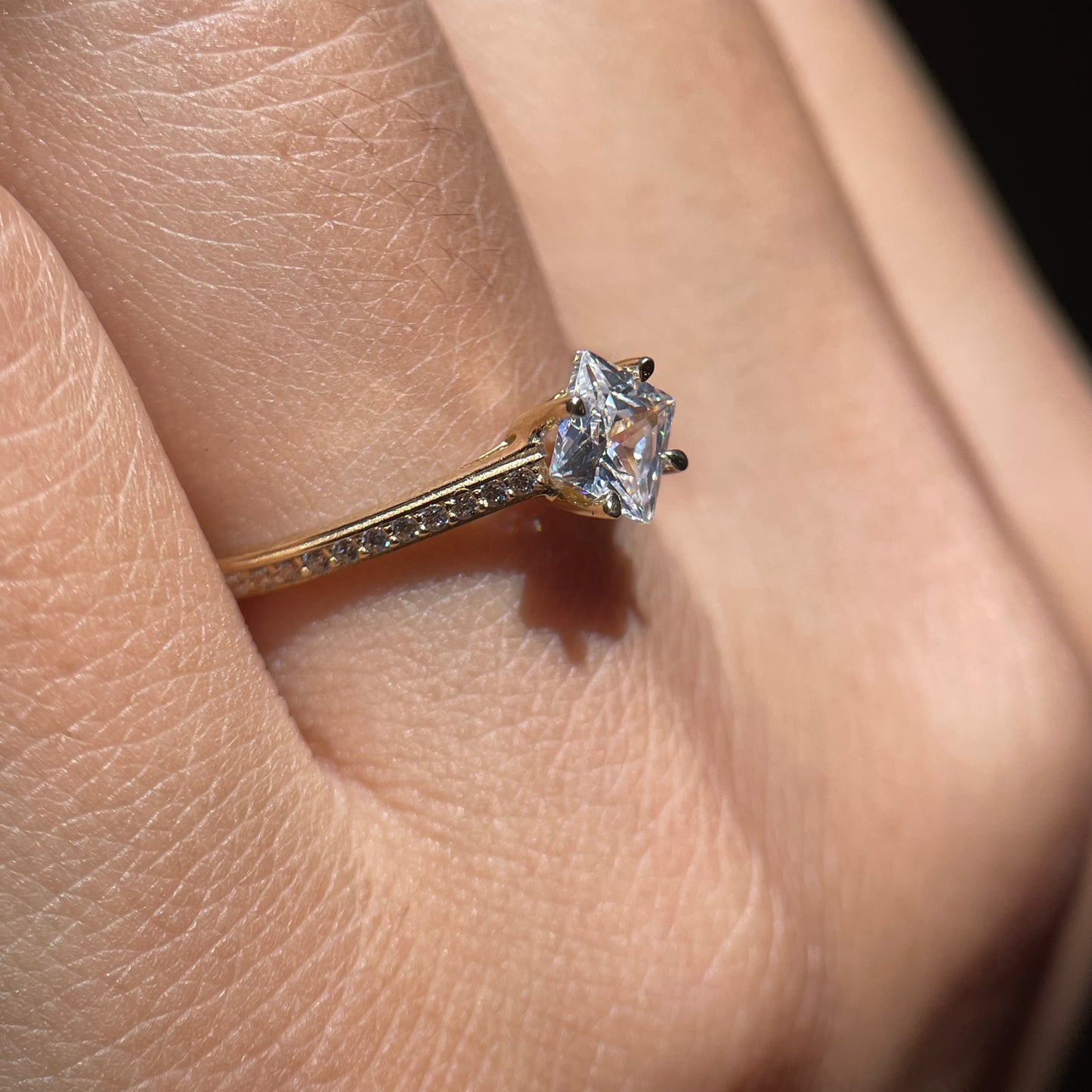 Anillo de compromiso en oro