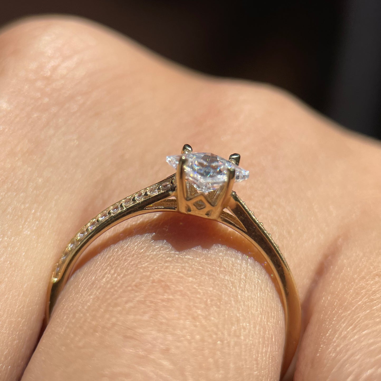 Anillo de compromiso en oro