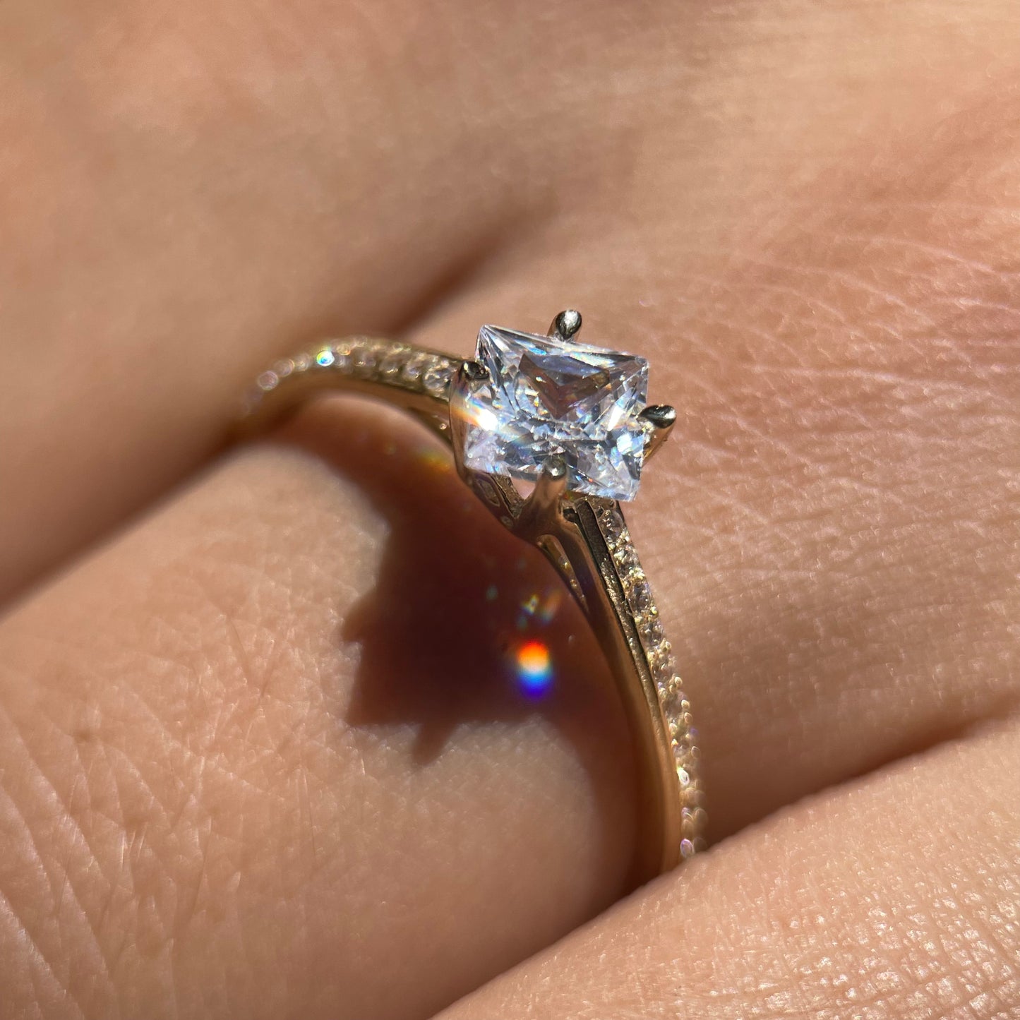 Anillo de compromiso en oro