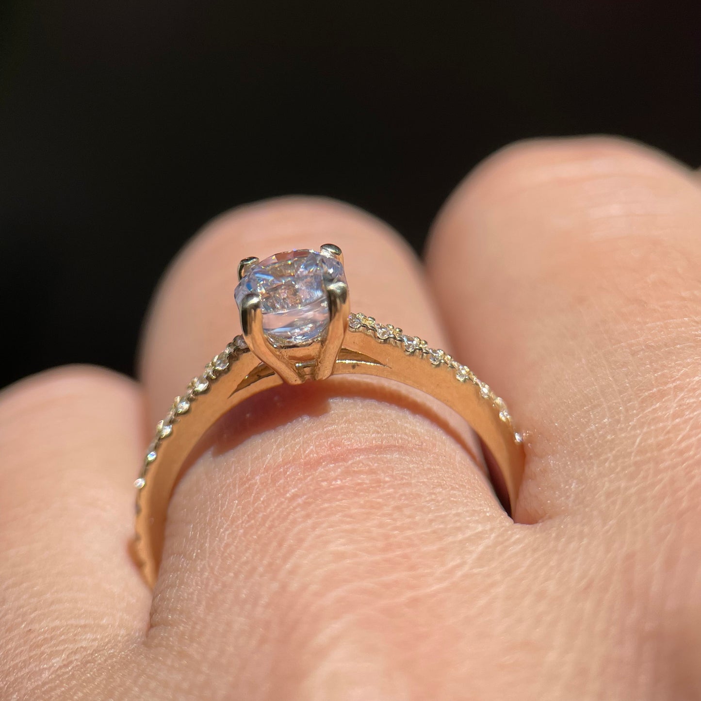 Anillo de compromiso en oro