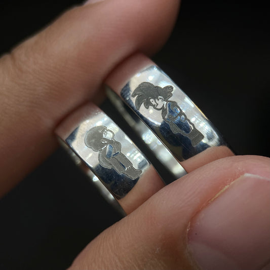 Dúo de argollas Willow en Plata con grabado de Goku & Milk