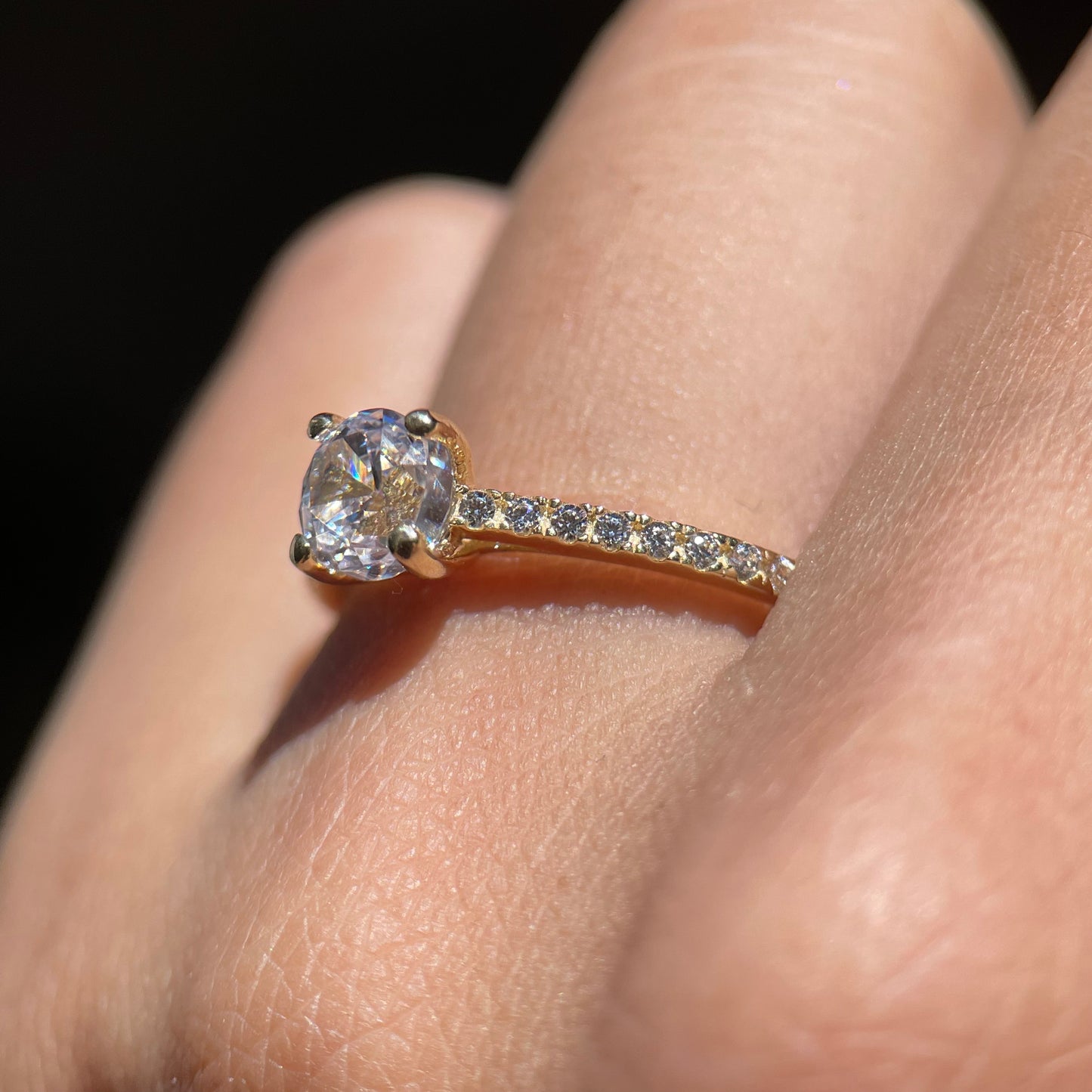 Anillo de compromiso en oro