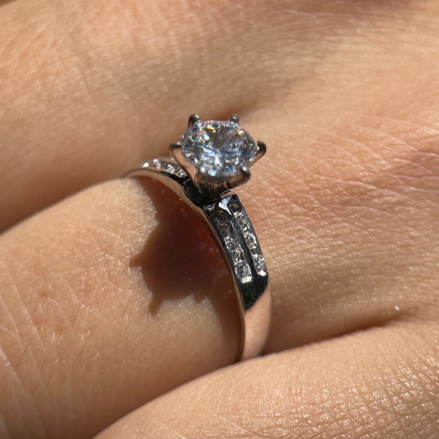 Anillo de compromiso en oro