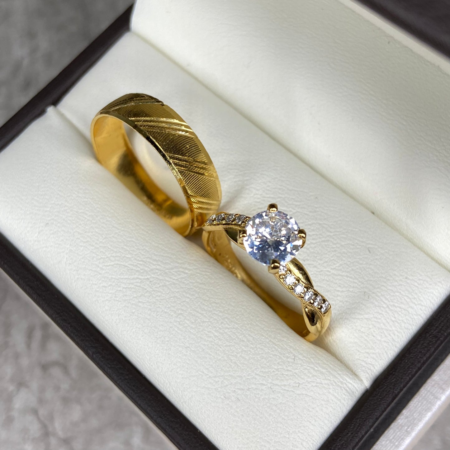 Dúo de anillos Milán-Charlize en plata con baño de oro amarillo