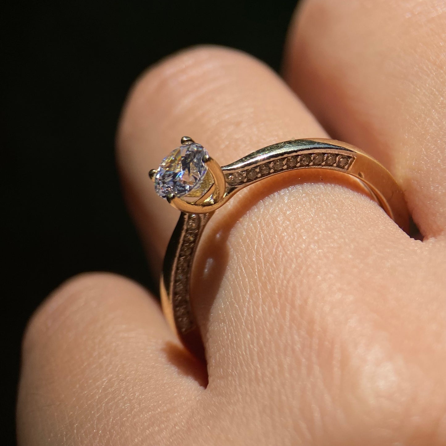 Anillo de compromiso en oro