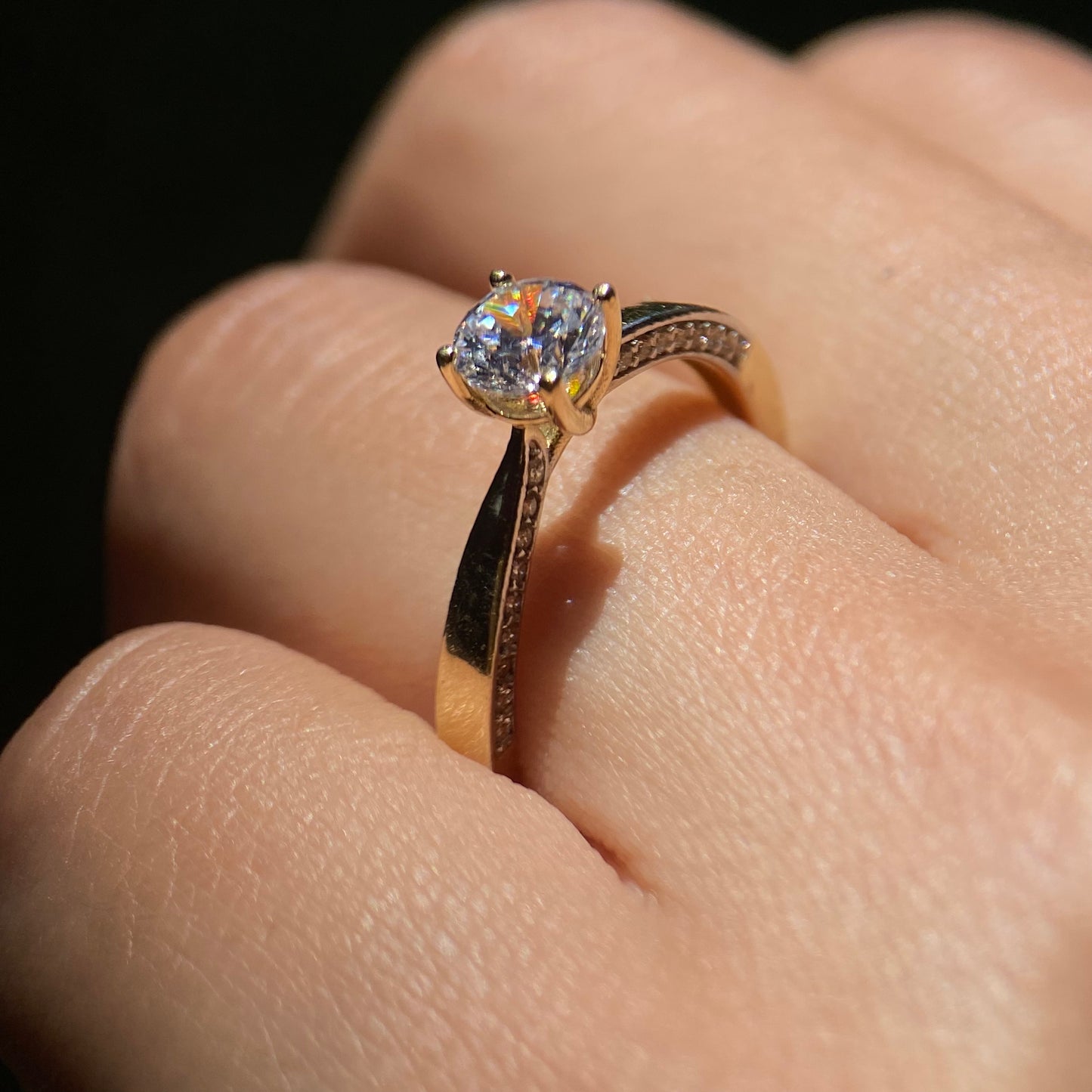 Anillo de compromiso en oro