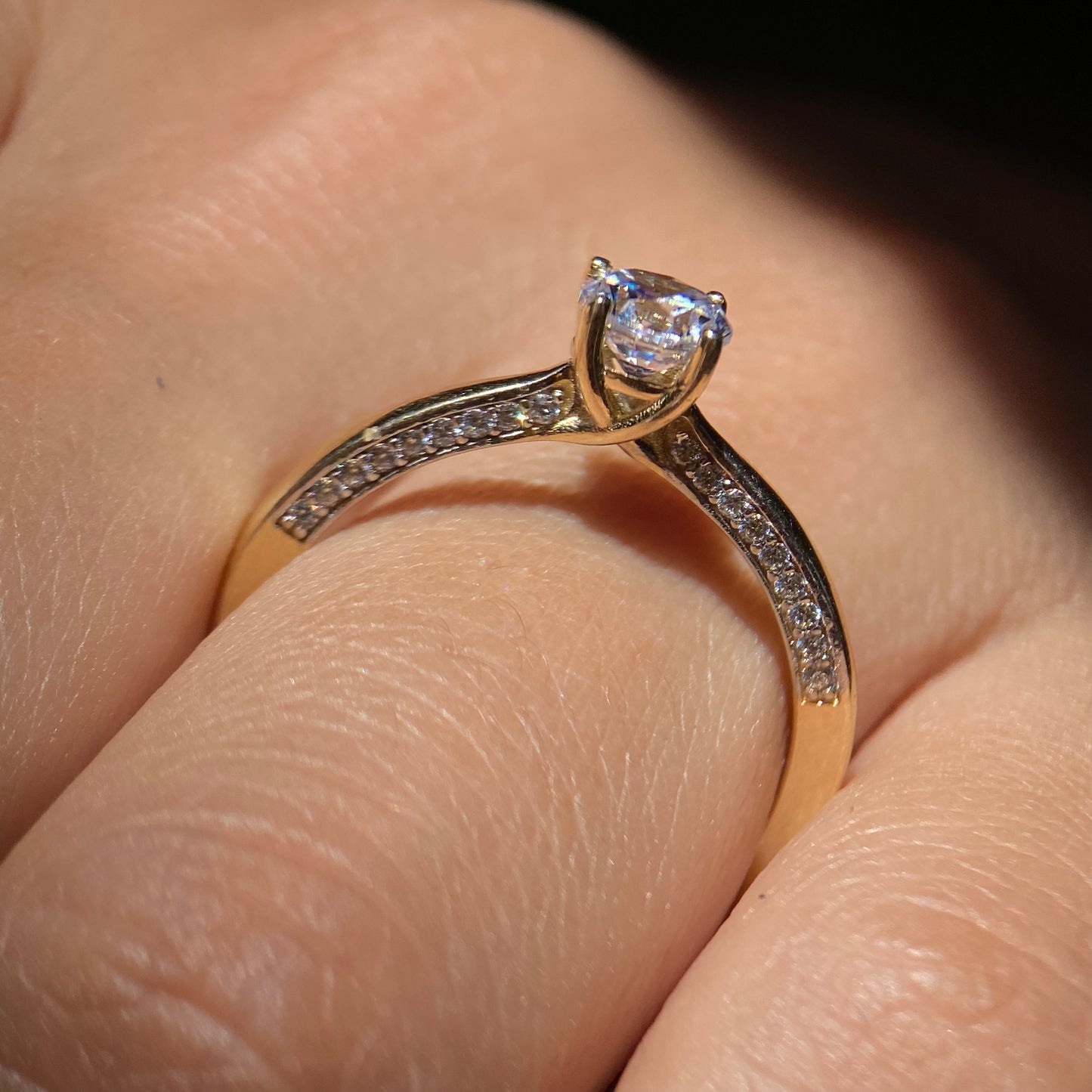 Anillo de compromiso en oro