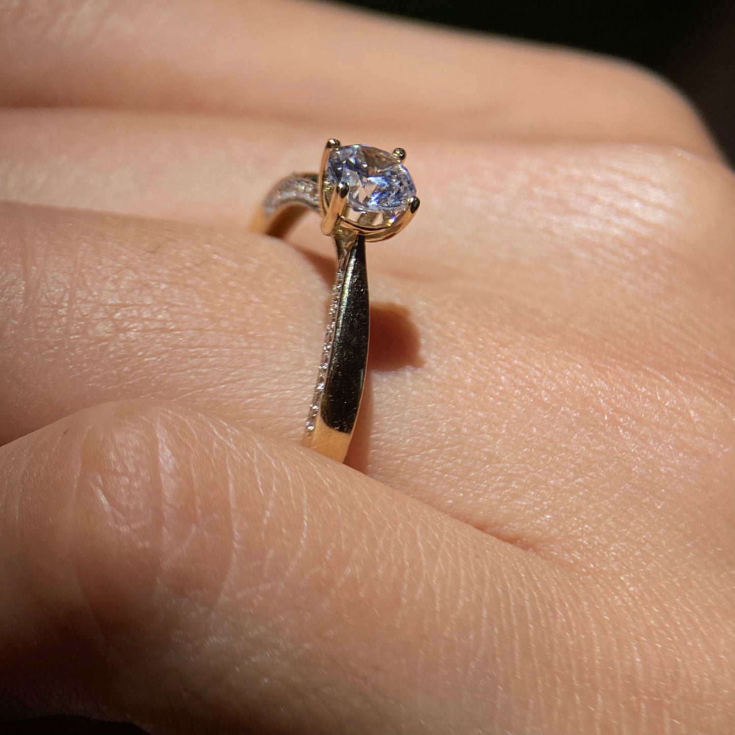 Anillo de compromiso en oro