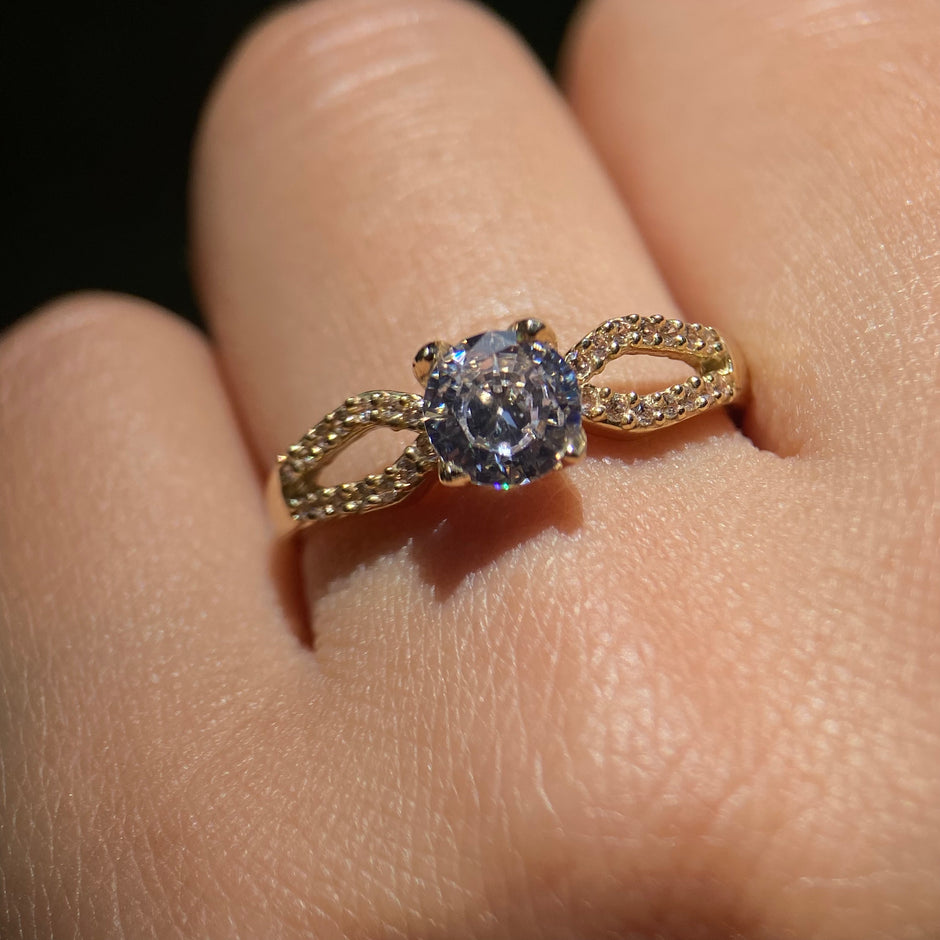 Anillo de compromiso en oro