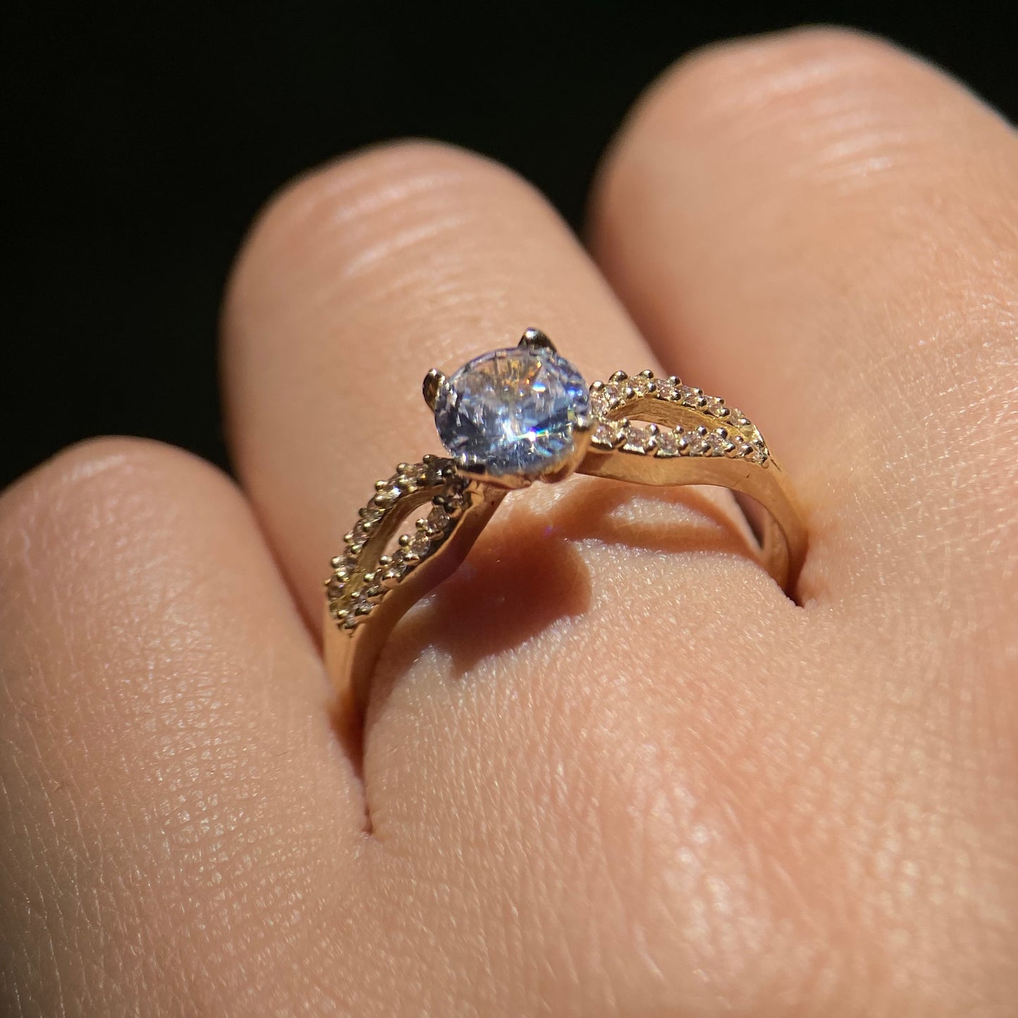 Anillo de compromiso en oro