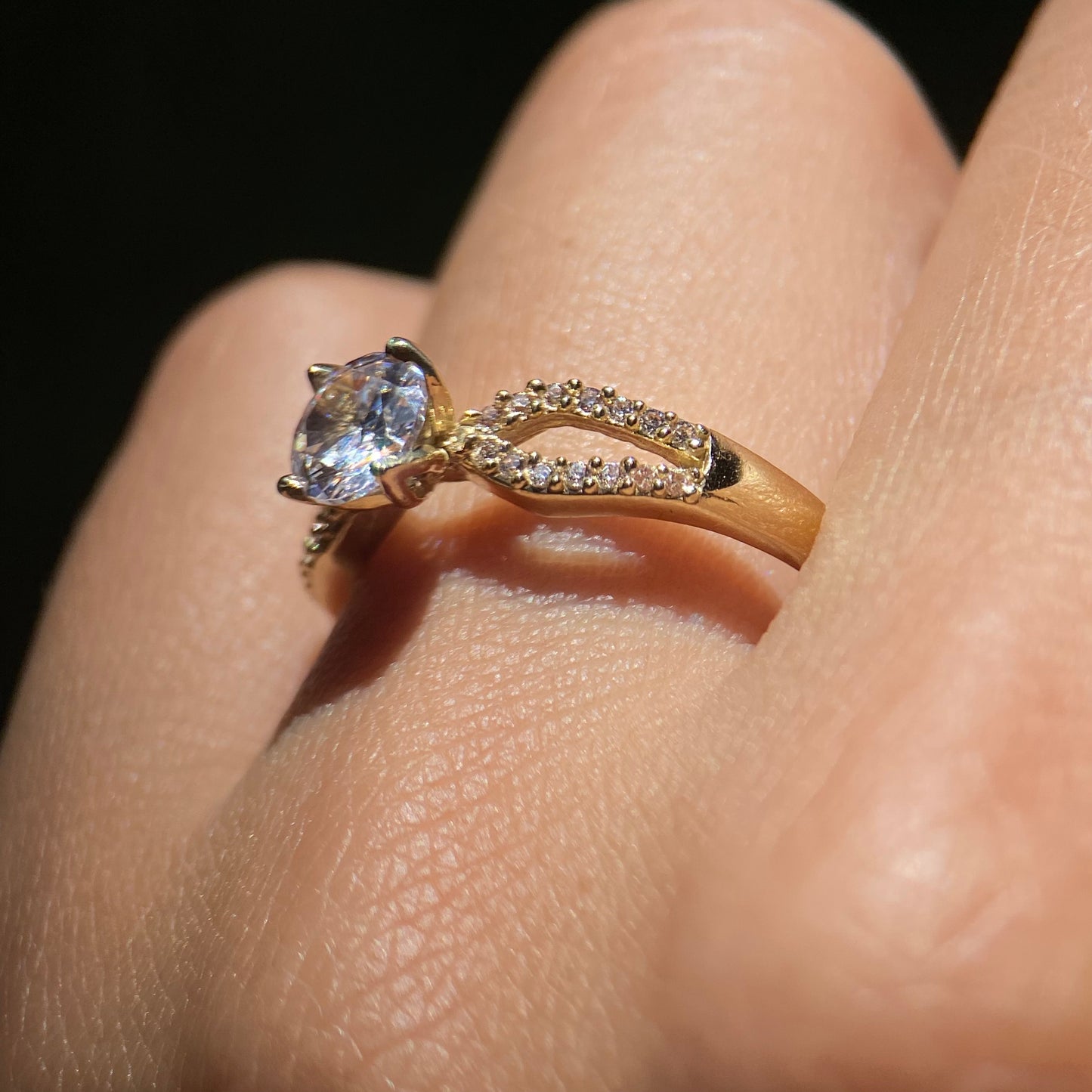 Anillo de compromiso en oro