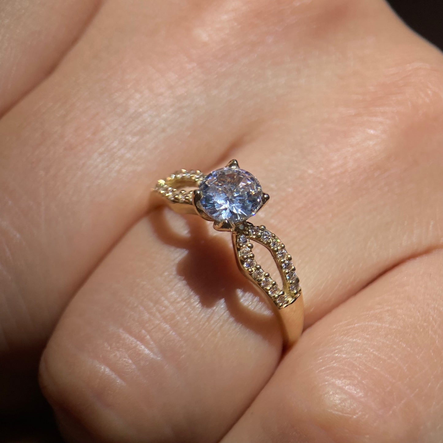 Anillo de compromiso en oro
