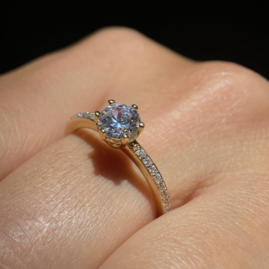 Anillo de compromiso en oro