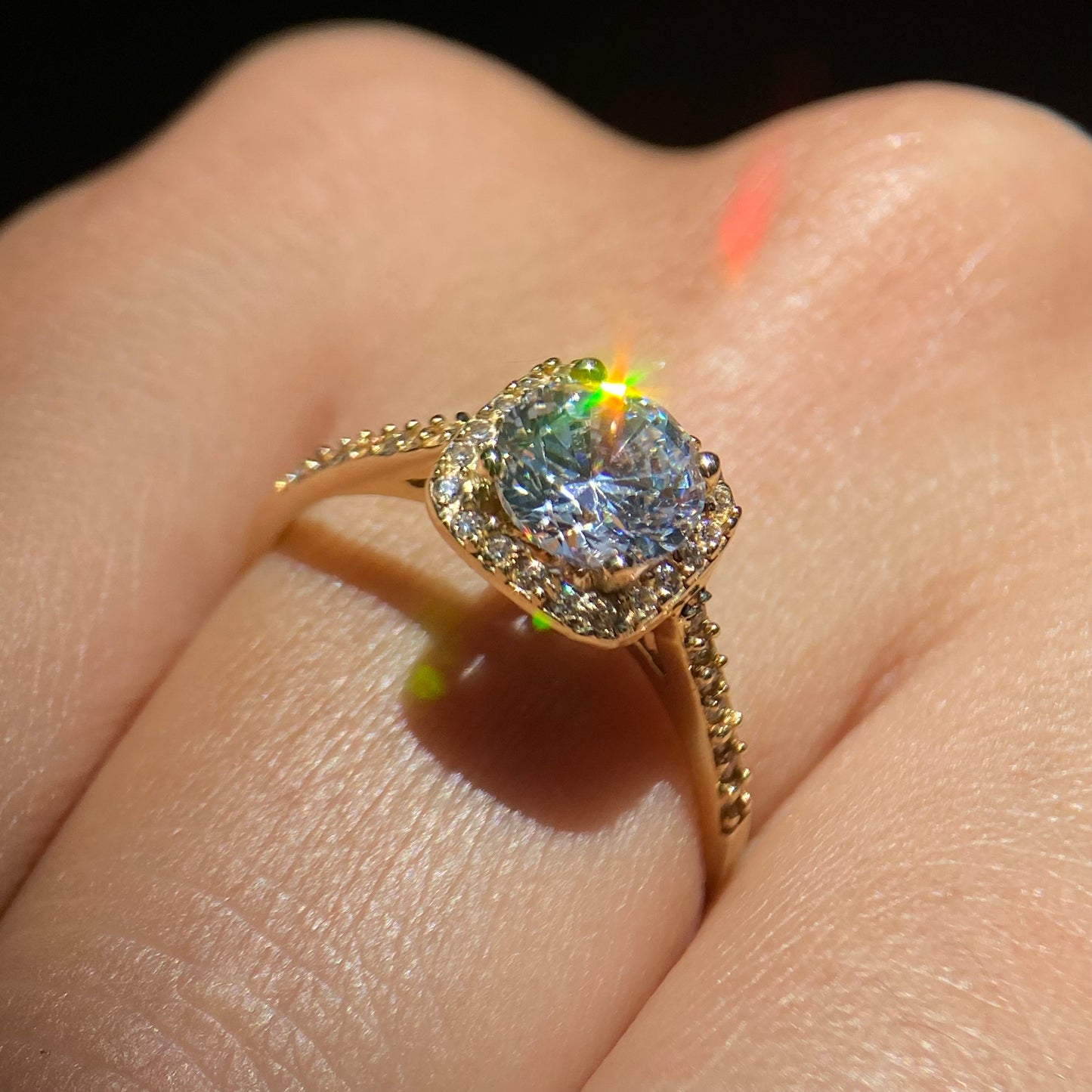 Anillo de compromiso en oro