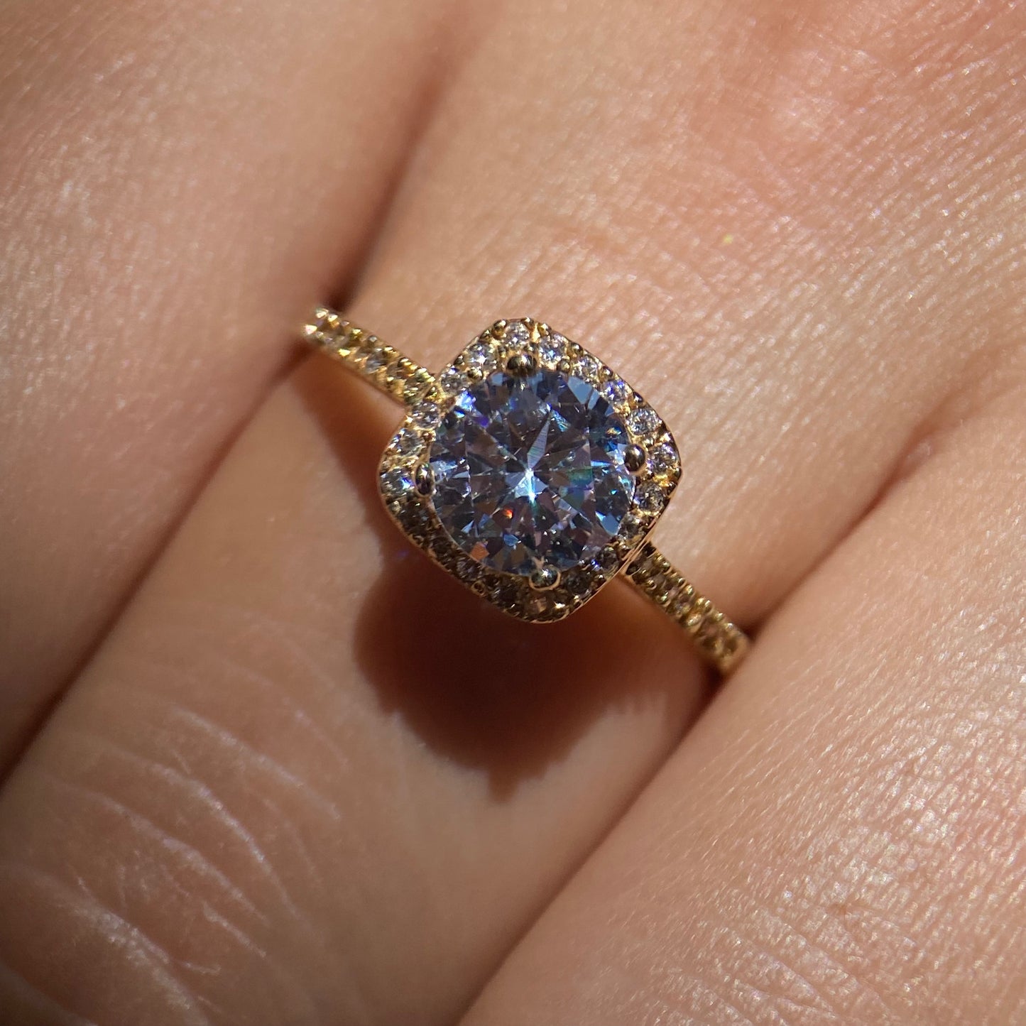 Anillo de compromiso en oro