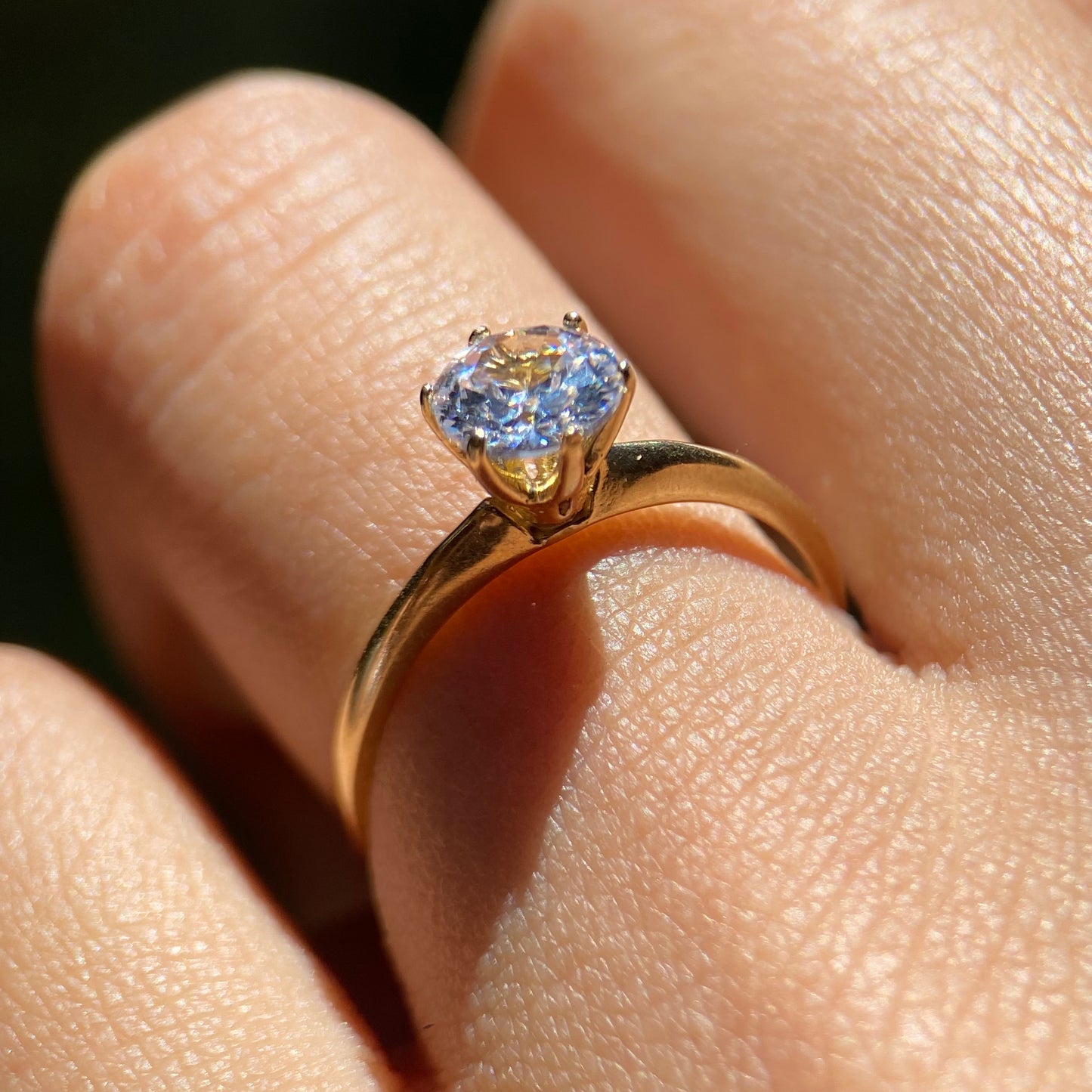 Anillo de compromiso en oro