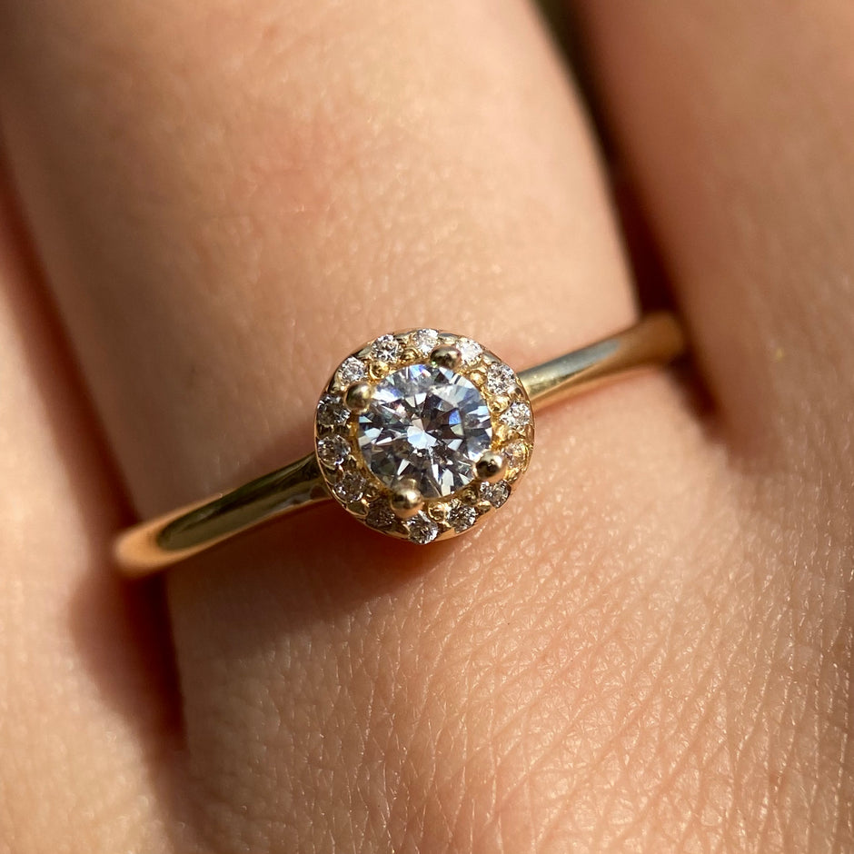 Anillo de compromiso en oro