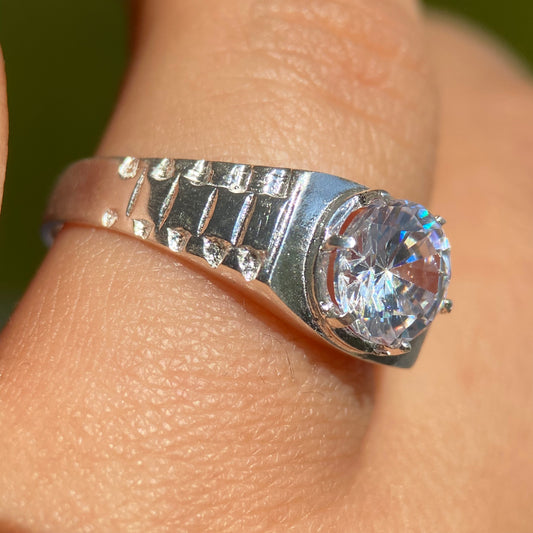 Anillo Adam en plata con circonia blanca