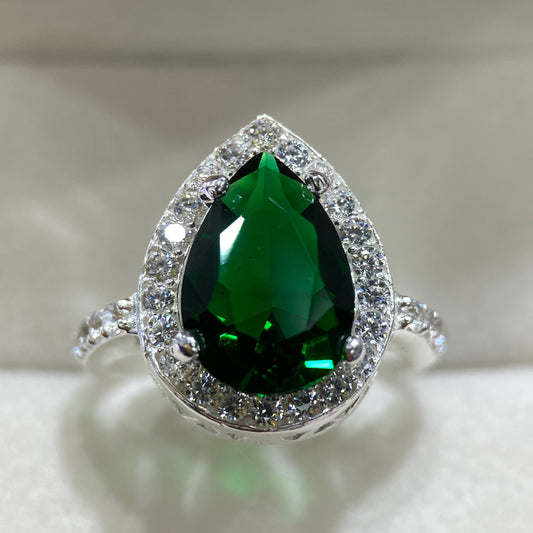 Anillo Polet en Oro blanco 18k con Circonia Verde inspirado en Hurrem
