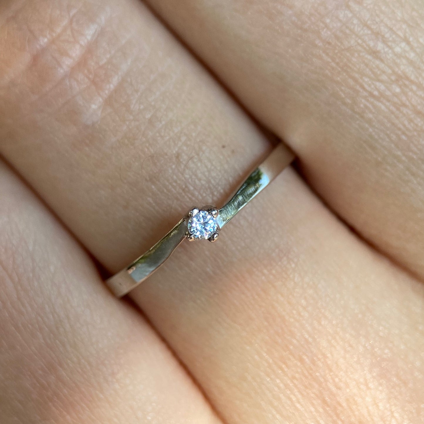 Anillo Olivia en plata con circonia