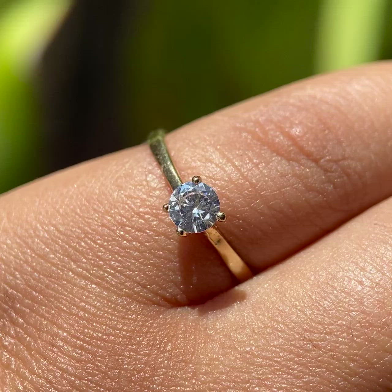 Anillo de compromiso en oro