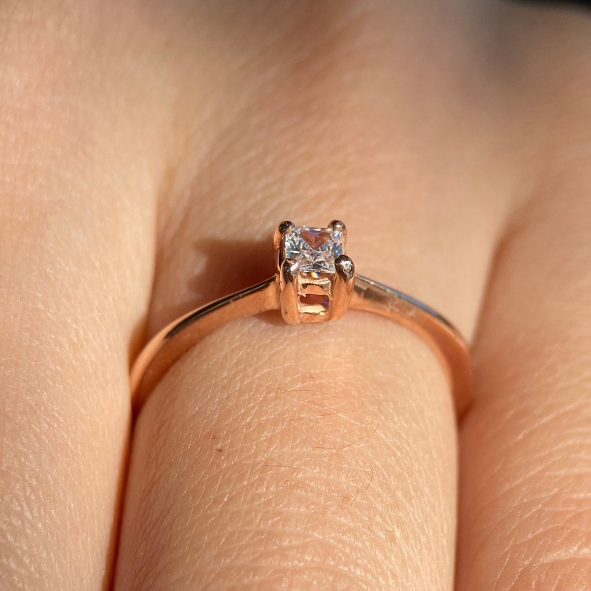 Anillo Darian en oro rosa 14k con circonia - Mouty Joyería