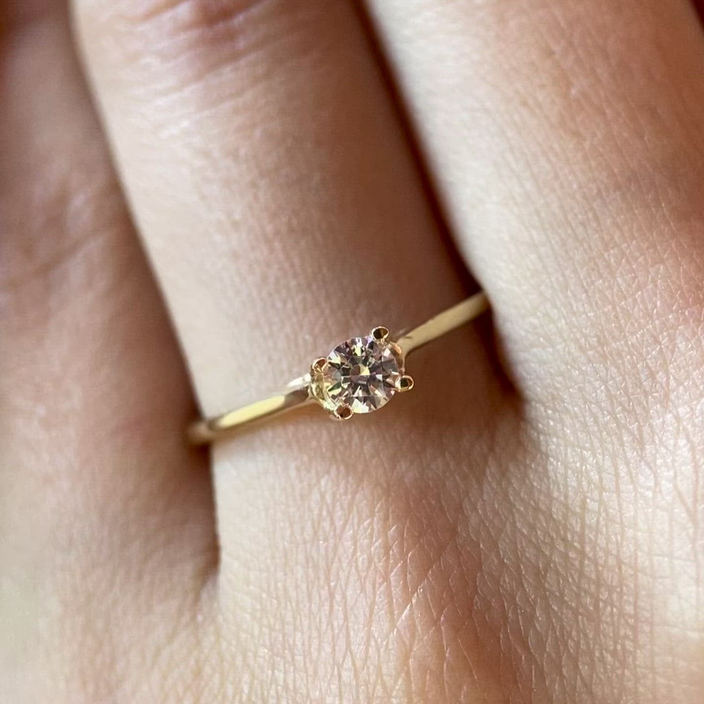 Anillo de compromiso en oro