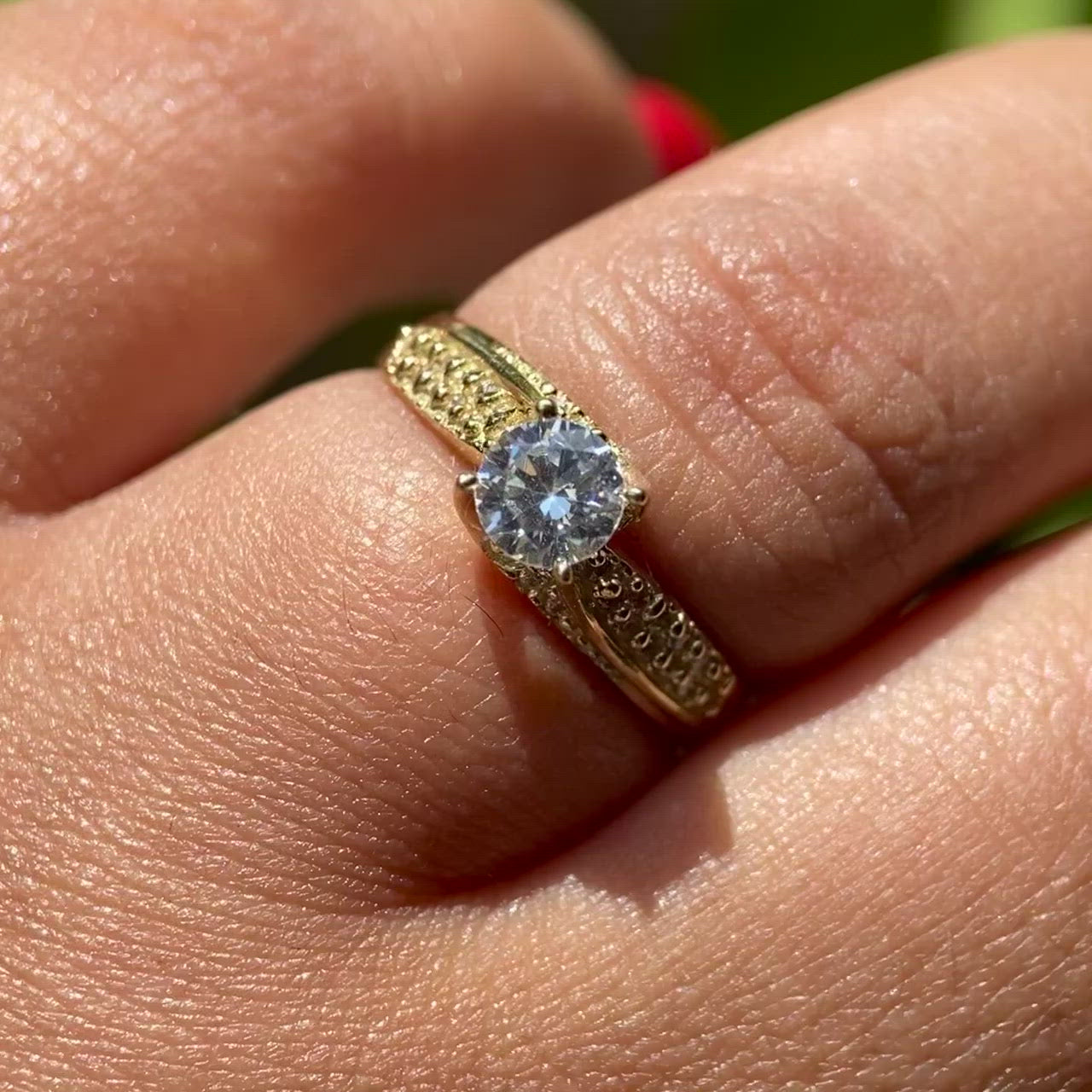 Anillo de compromiso en oro