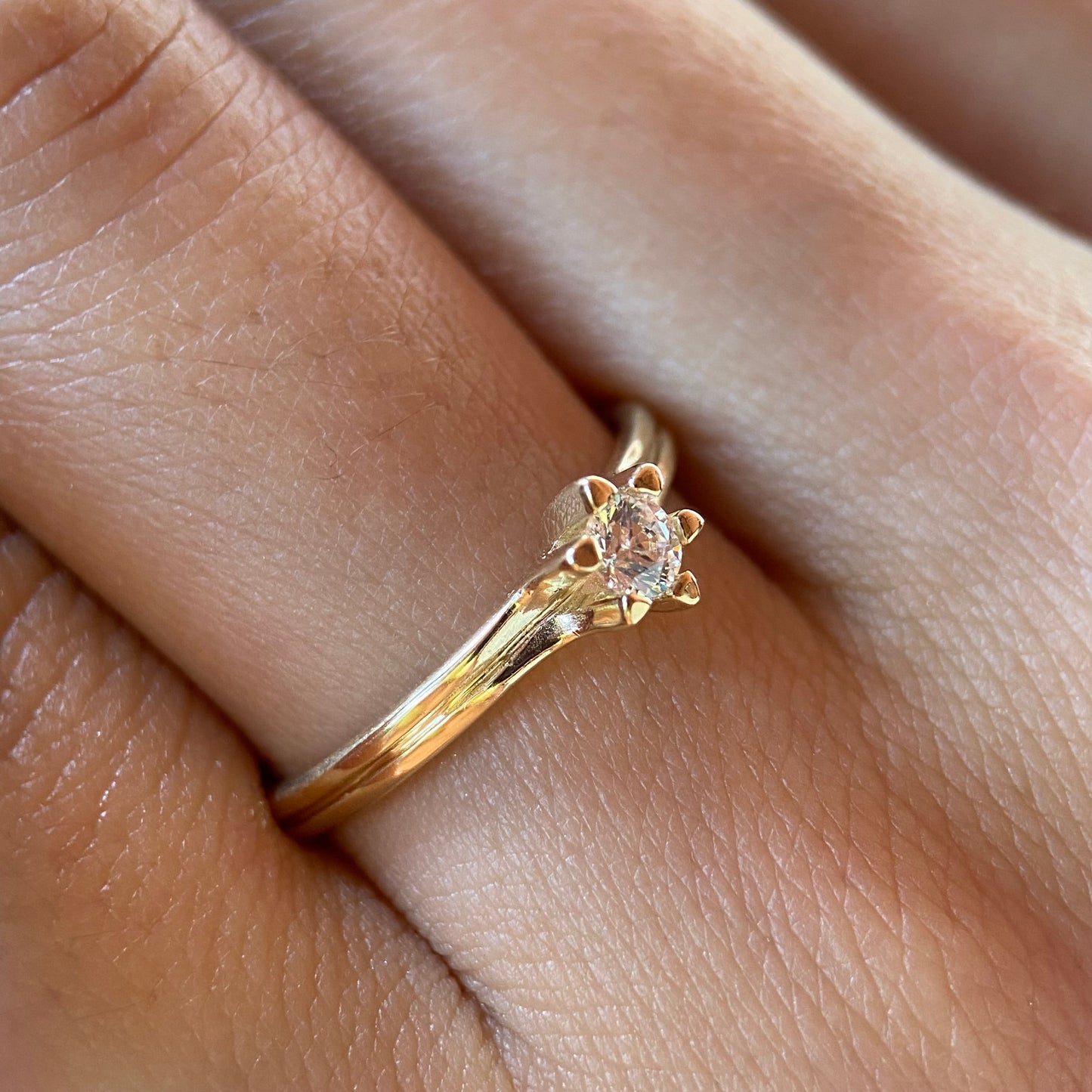 Anillo de compromiso en oro
