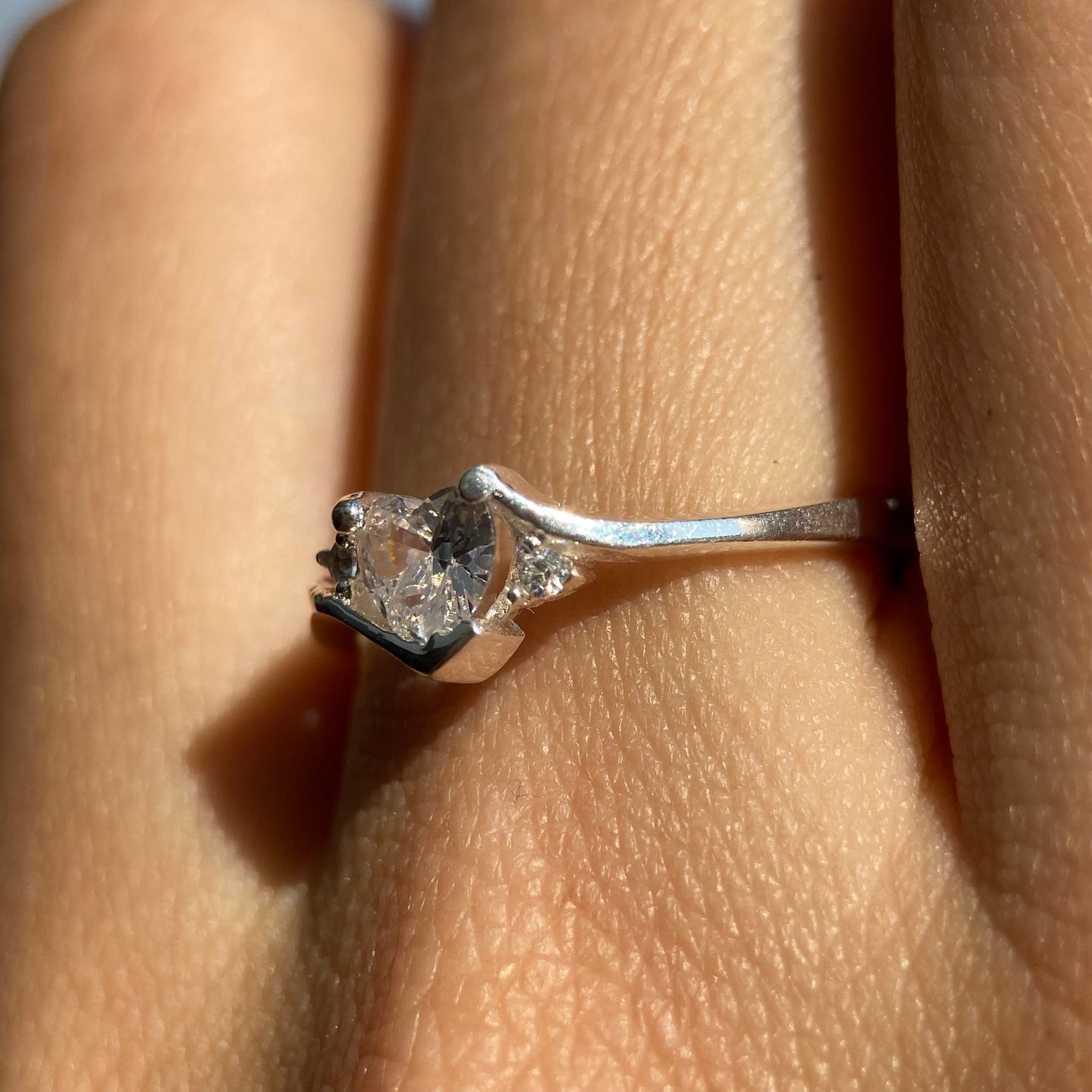 Anillo Alice en plata con circonias
