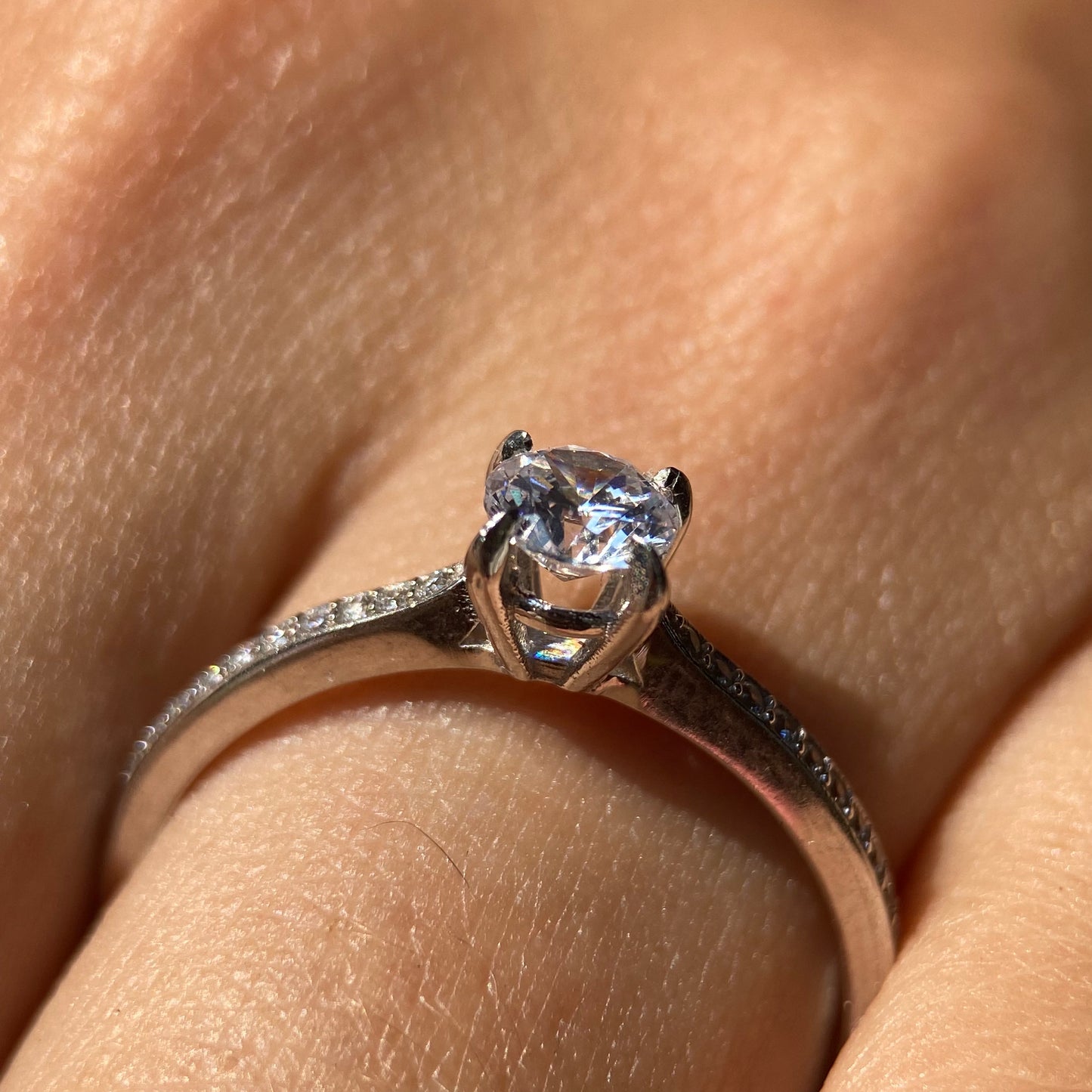 Anillo de compromiso en oro