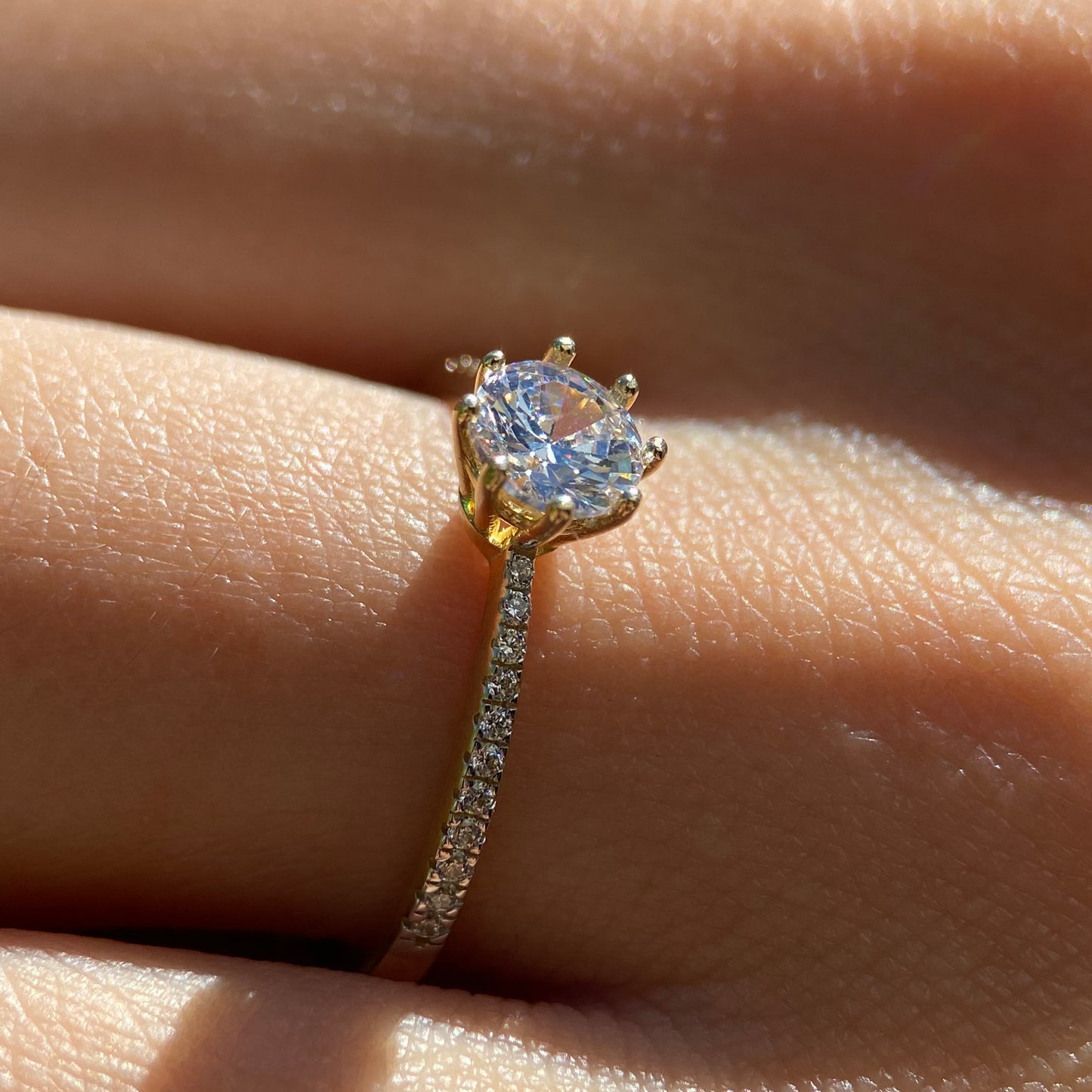 10k Yellow Gold Ring with Zirconia Cod: MAN060