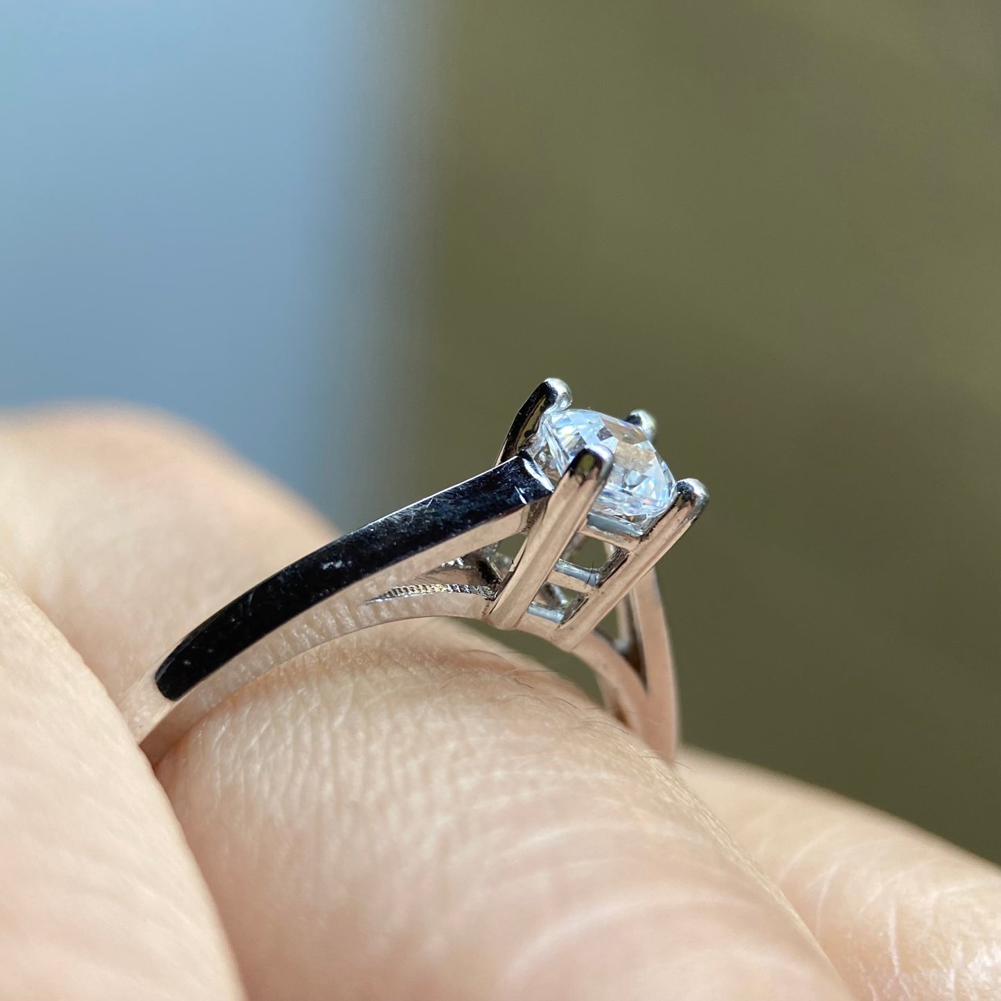 Anillo de compromiso en oro