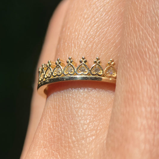 Anillo de Corona en Oro Amarillo de 10k con Circonias Cod: MAN100