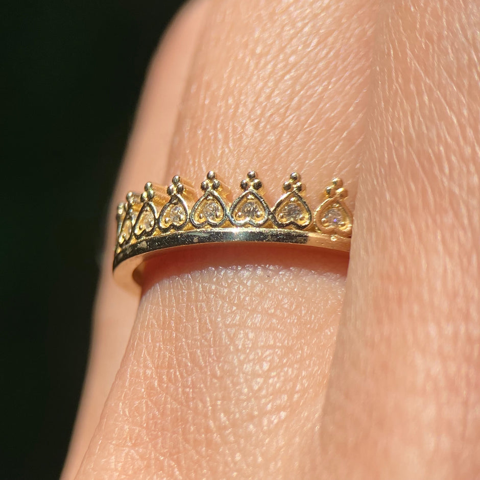 Anillo de Corona Honney en Oro