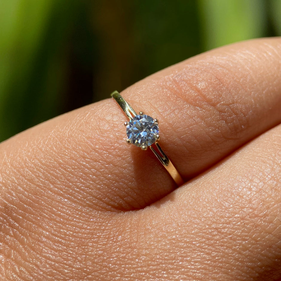 Anillo de compromiso en oro