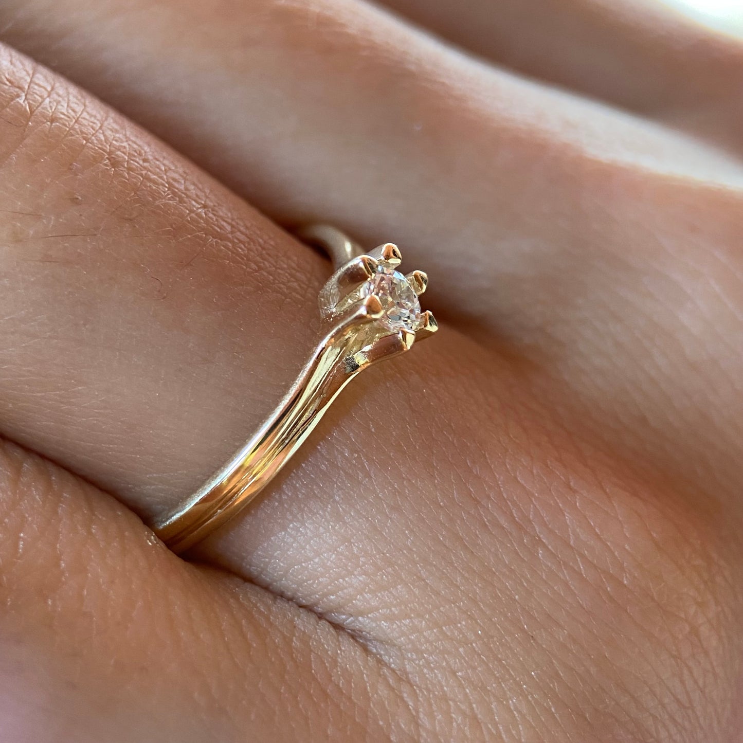 Anillo de compromiso en oro