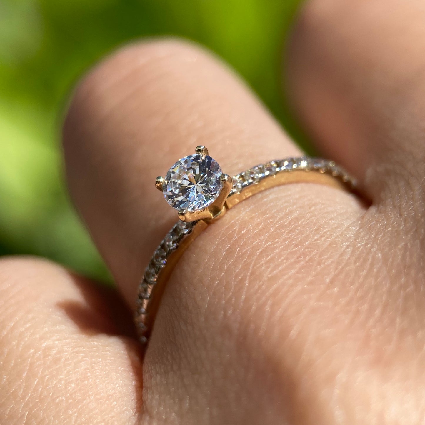10k Yellow Gold Ring with Zirconia Cod: MAN061