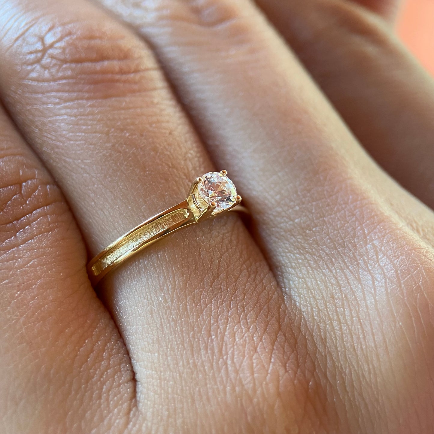 Anillo de compromiso en oro