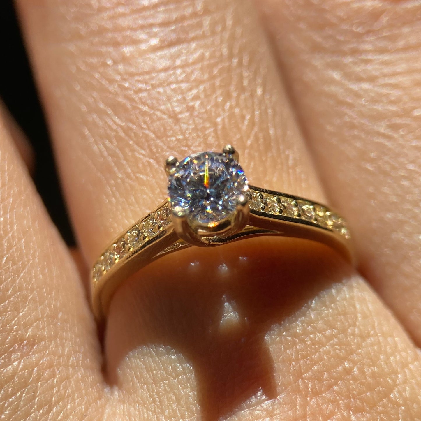 Anillo de compromiso en oro
