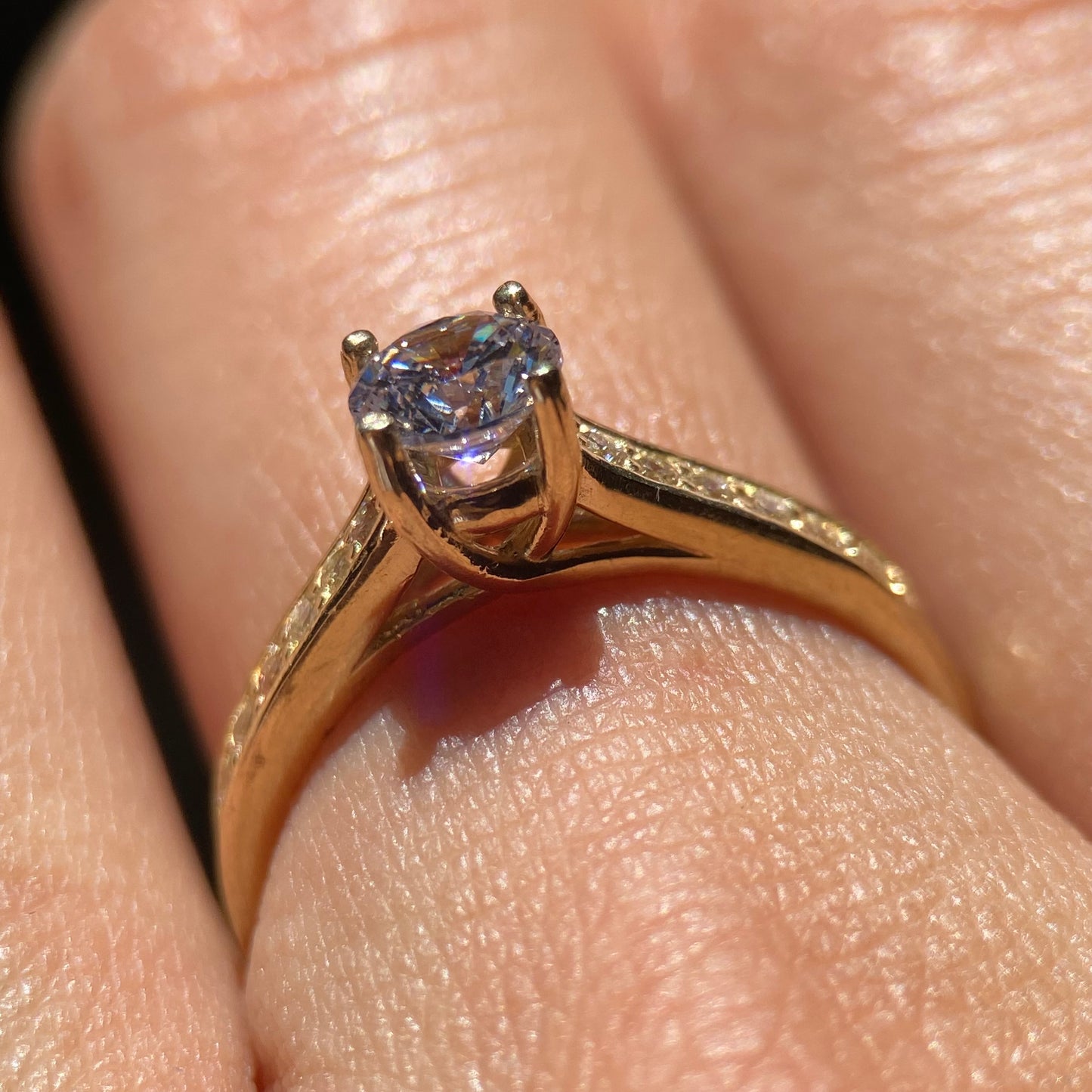 Anillo de compromiso en oro